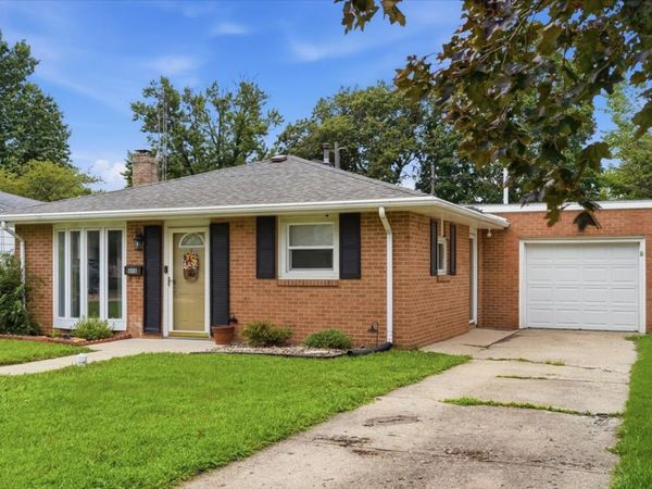 808 W 14th Street , Sterling, IL 61081