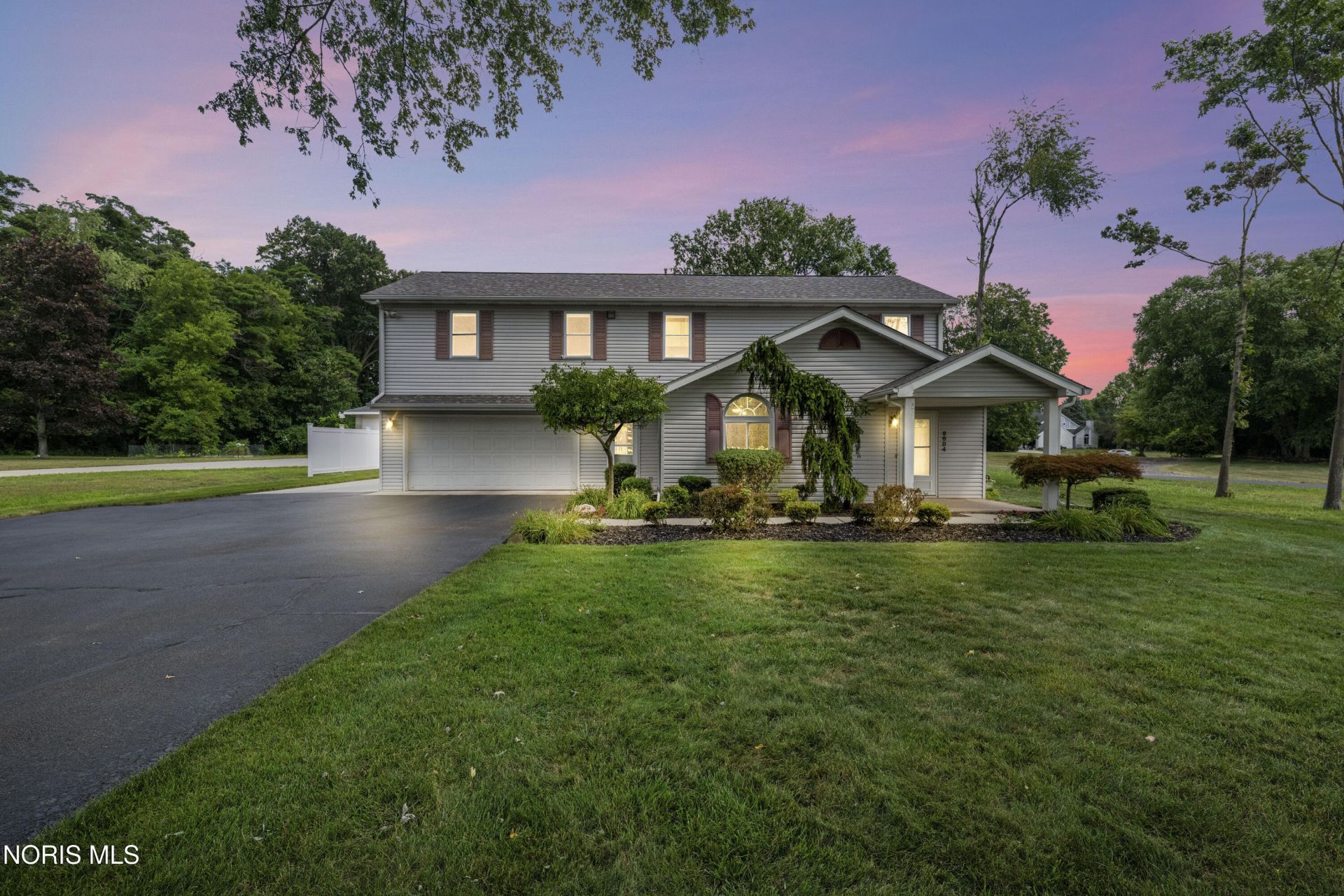 2004 King Road, Toledo, OH 43617 Main Photo