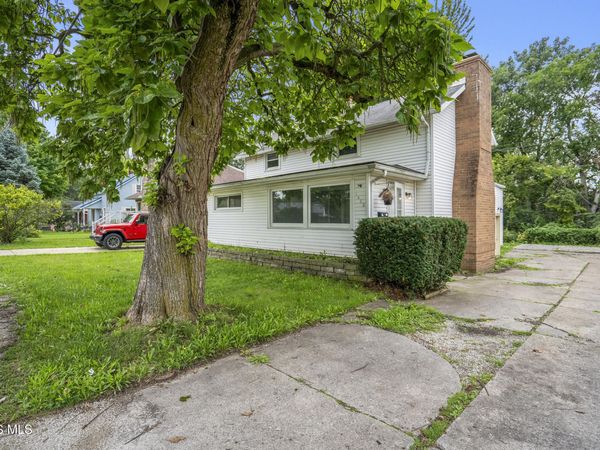 1466 Sunshine Street , Oregon, OH 43616