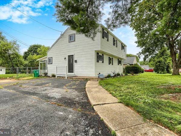 140 GLENDALE STREET, CARLISLE, PA 17013