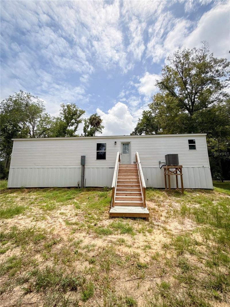 17690 SE 35th Terrace , Inglis, FL 34449 Photo