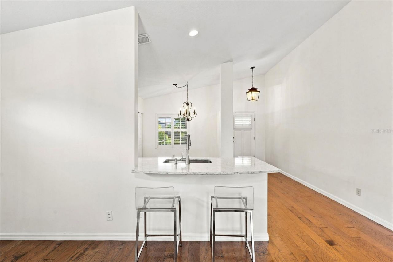 7218 34th Street E, Sarasota, FL 34243 Photo