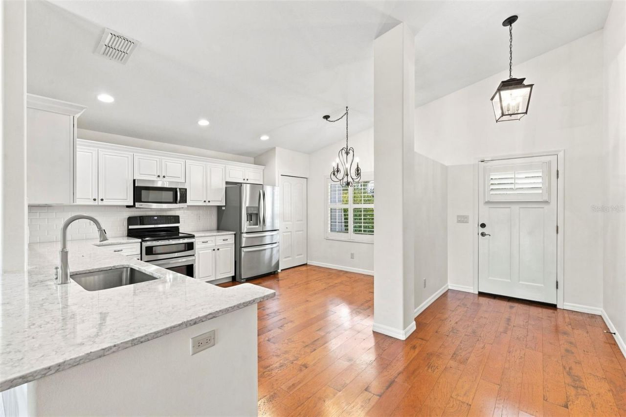 7218 34th Street E, Sarasota, FL 34243 Photo