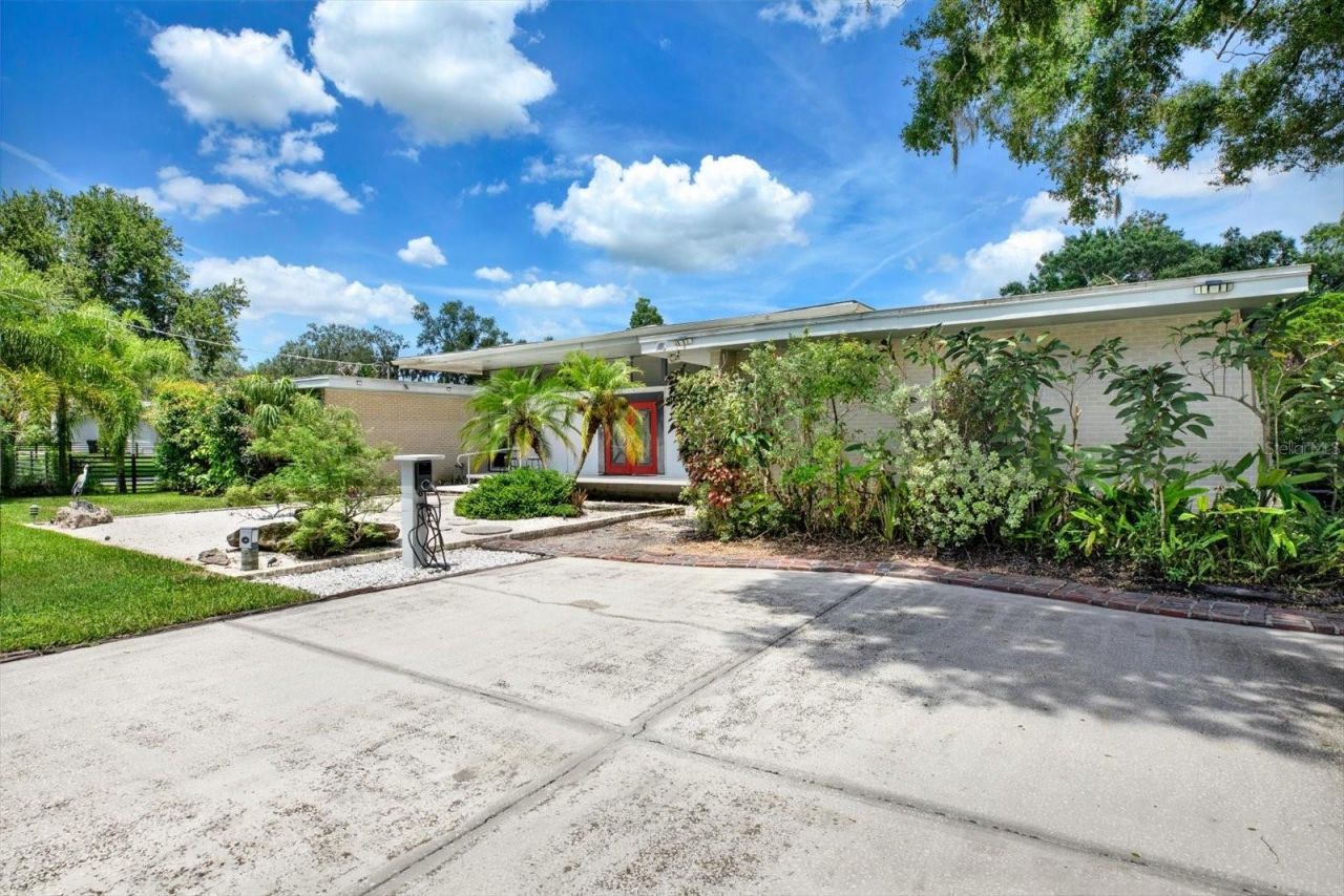 5708 Puritan Road, Tampa, FL 33617 Photo