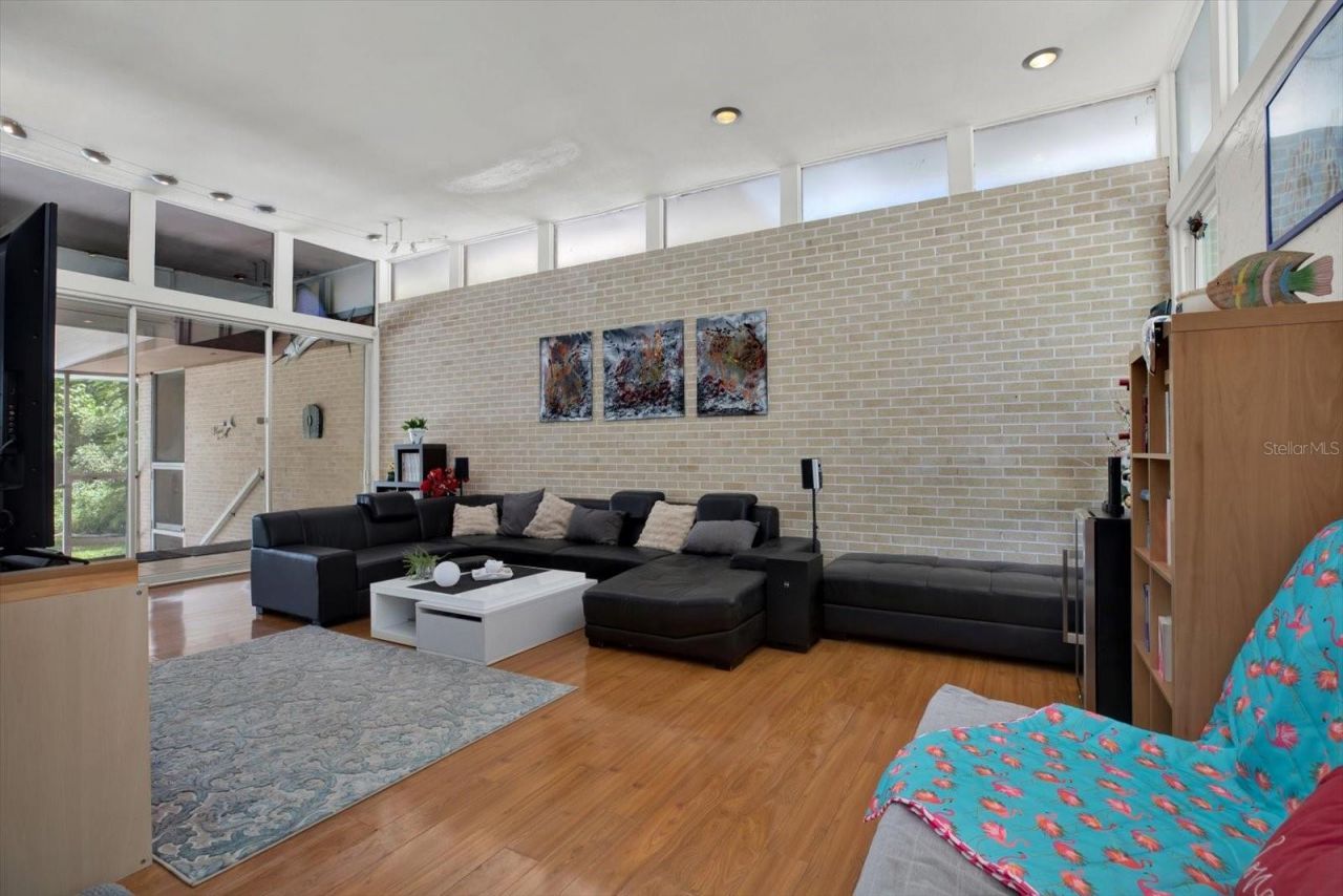 5708 Puritan Road, Tampa, FL 33617 Photo