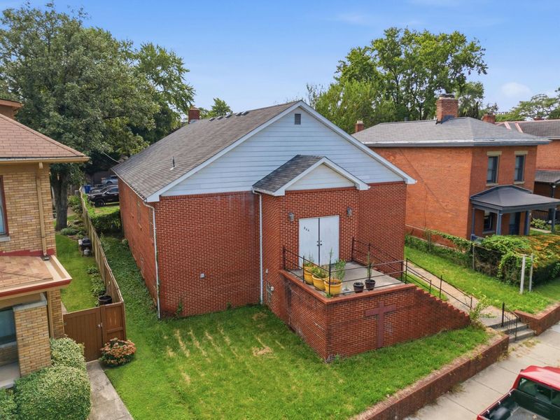 844 Summit Street , Columbus, OH 43215 Photo 2