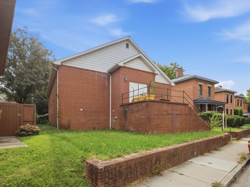 844 Summit Street , Columbus, OH 43215 Photo 4