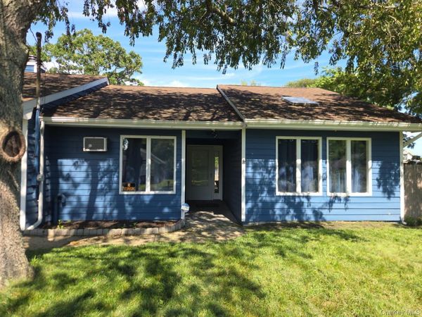 81 Cranberry Drive , Mastic Beach, NY 11951
