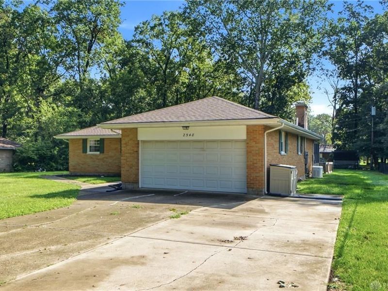 2548 Ehrhart Drive, Springfield, OH 45502 Photo 2