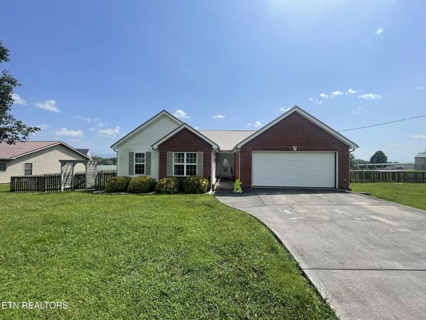 333 NE Morie Rd, Dandridge, TN 37725