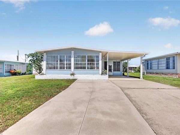 557 Peace Lake CT , NORTH FORT MYERS, FL 33917