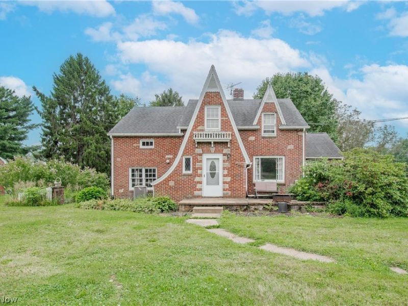 1410 Schneider Street NE, Canton, OH 44721 Photo 1