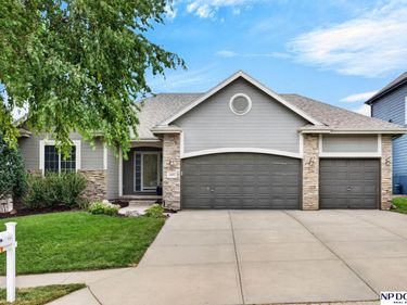 18892 Leavenworth Street, Elkhorn, NE 68022