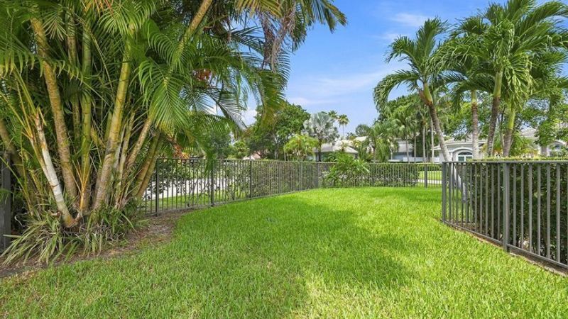 1 Wycliff Road, Palm Beach Gardens, FL 33418 Photo