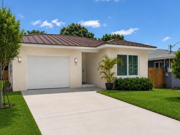 410 NE 34TH Street, Oakland Park, FL 33334