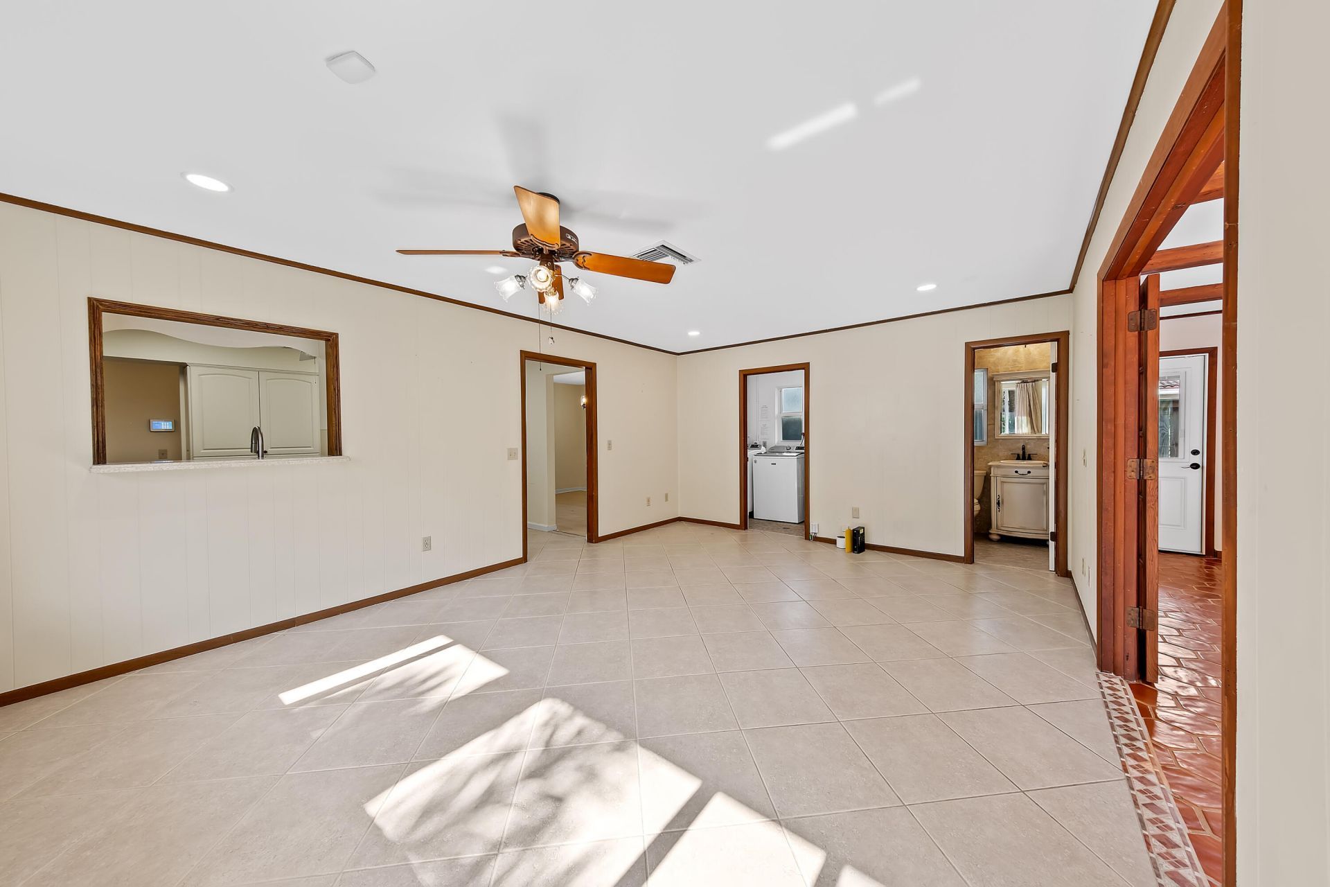 129 Alhambra Place, West Palm Beach, FL 33405 Photo