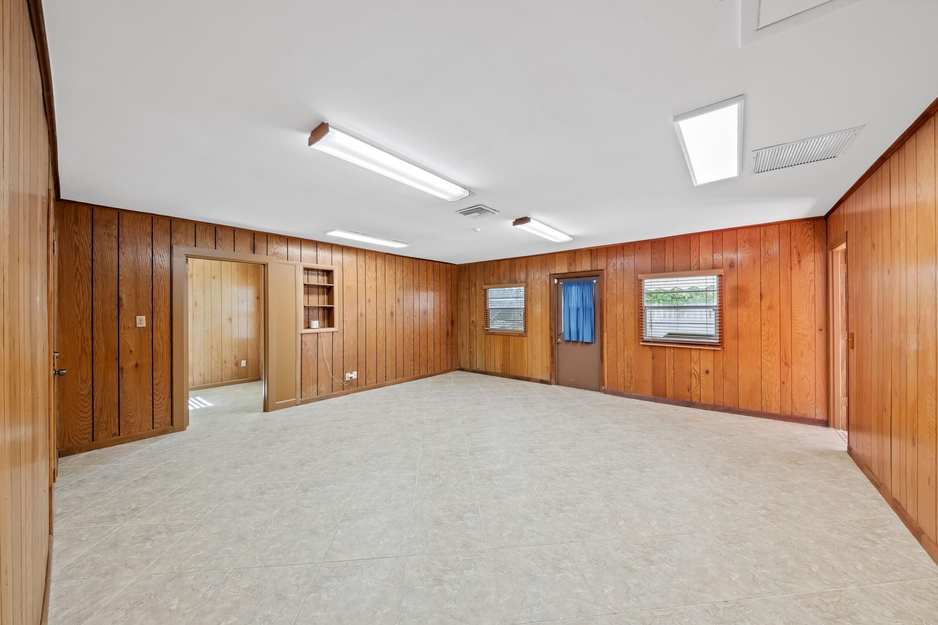 129 Alhambra Place, West Palm Beach, FL 33405 Photo