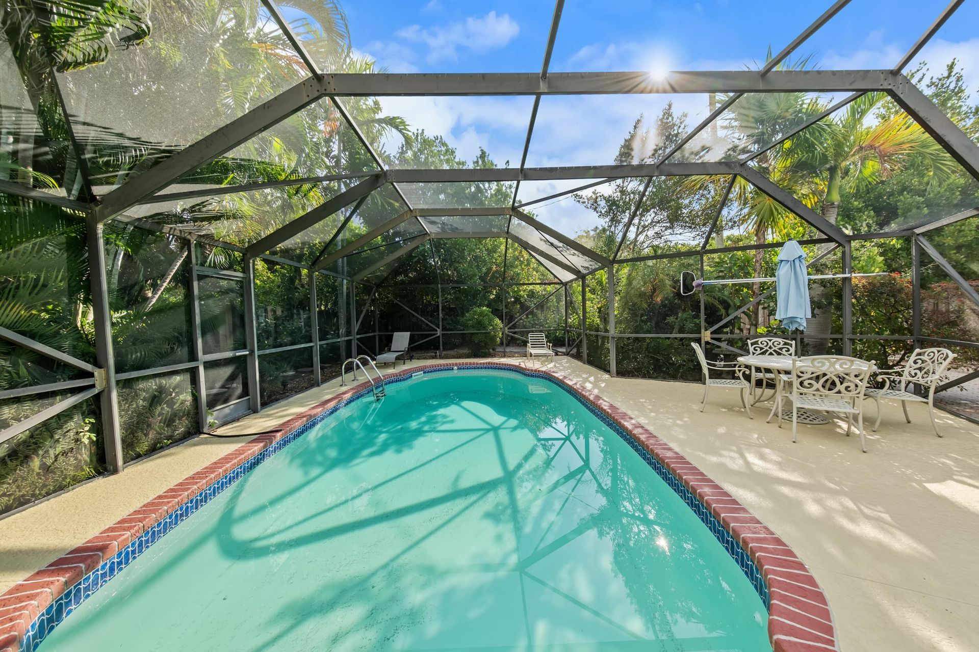 129 Alhambra Place, West Palm Beach, FL 33405 Photo