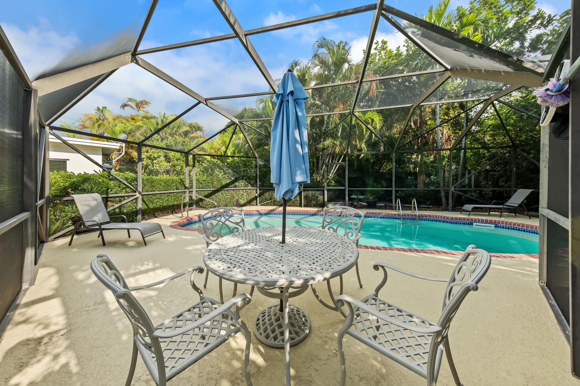 129 Alhambra Place, West Palm Beach, FL 33405 Photo