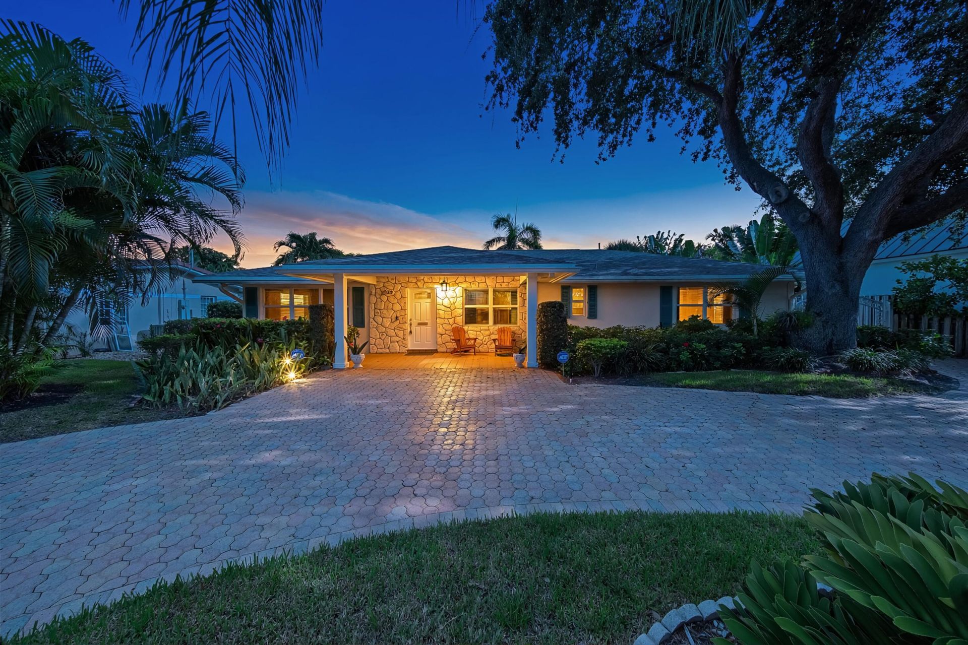 129 Alhambra Place, West Palm Beach, FL 33405 Photo