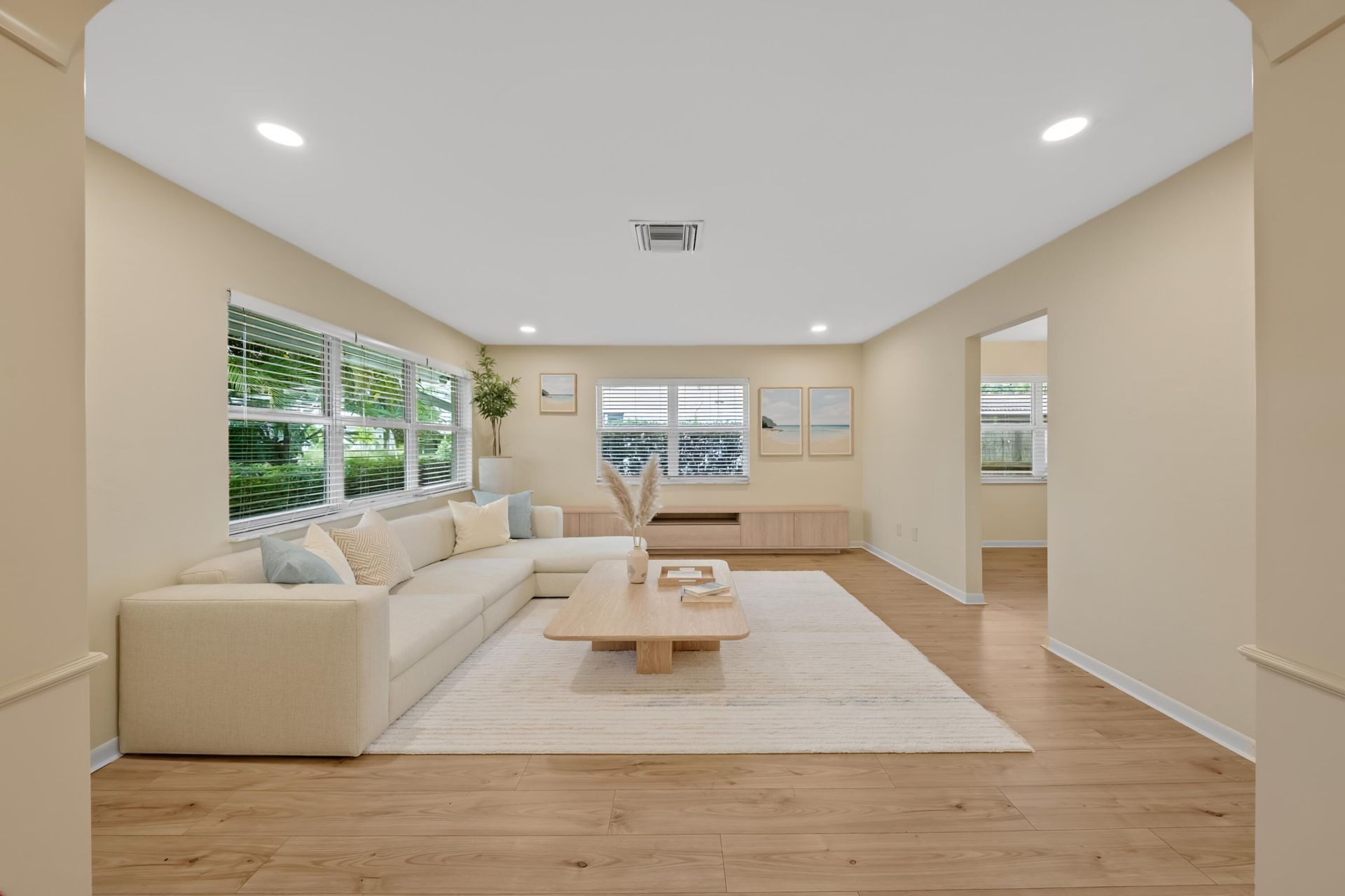 129 Alhambra Place, West Palm Beach, FL 33405 Photo