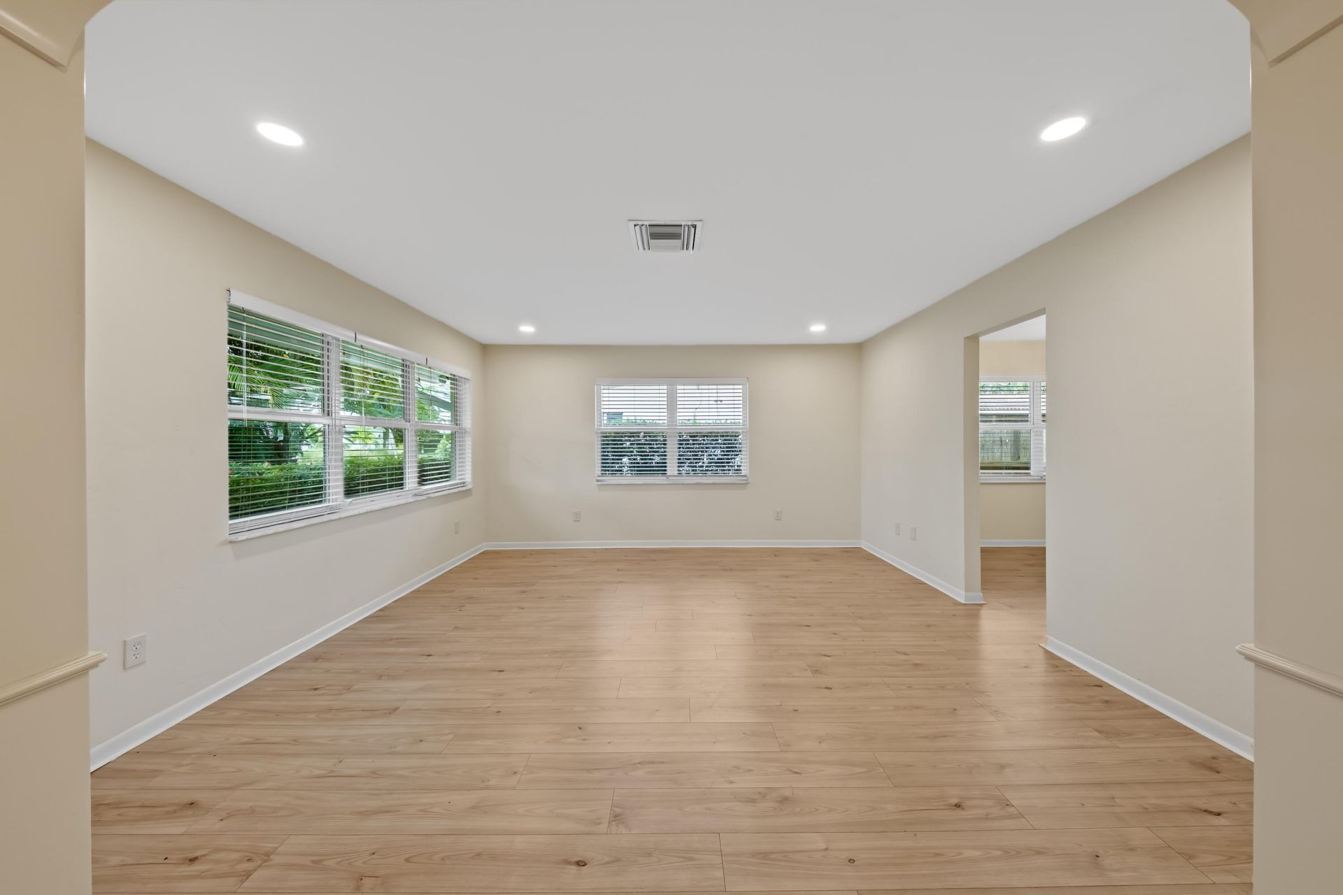 129 Alhambra Place, West Palm Beach, FL 33405 Photo