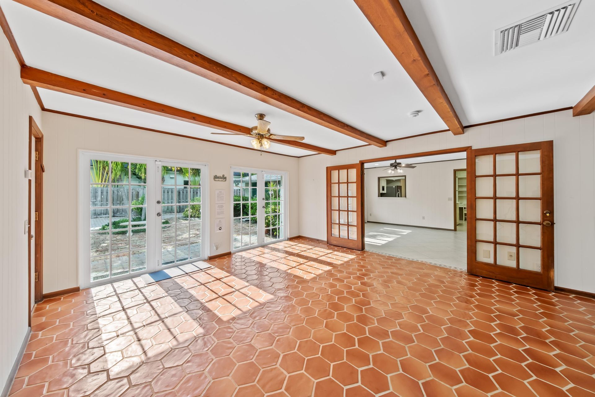 129 Alhambra Place, West Palm Beach, FL 33405 Photo