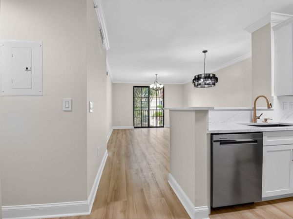 630 S SAPODILLA Avenue, Unit 412, West Palm Beach, FL 33401