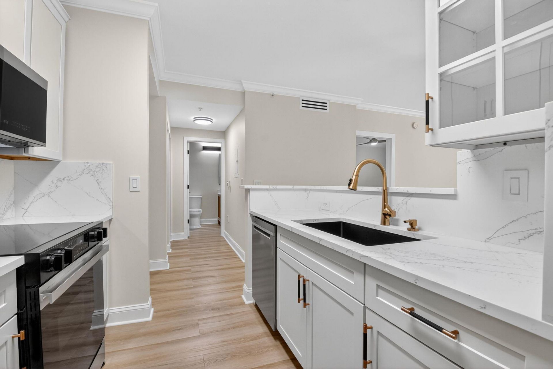 630 S Sapodilla Avenue, Unit 412, West Palm Beach, FL 33401 Photo
