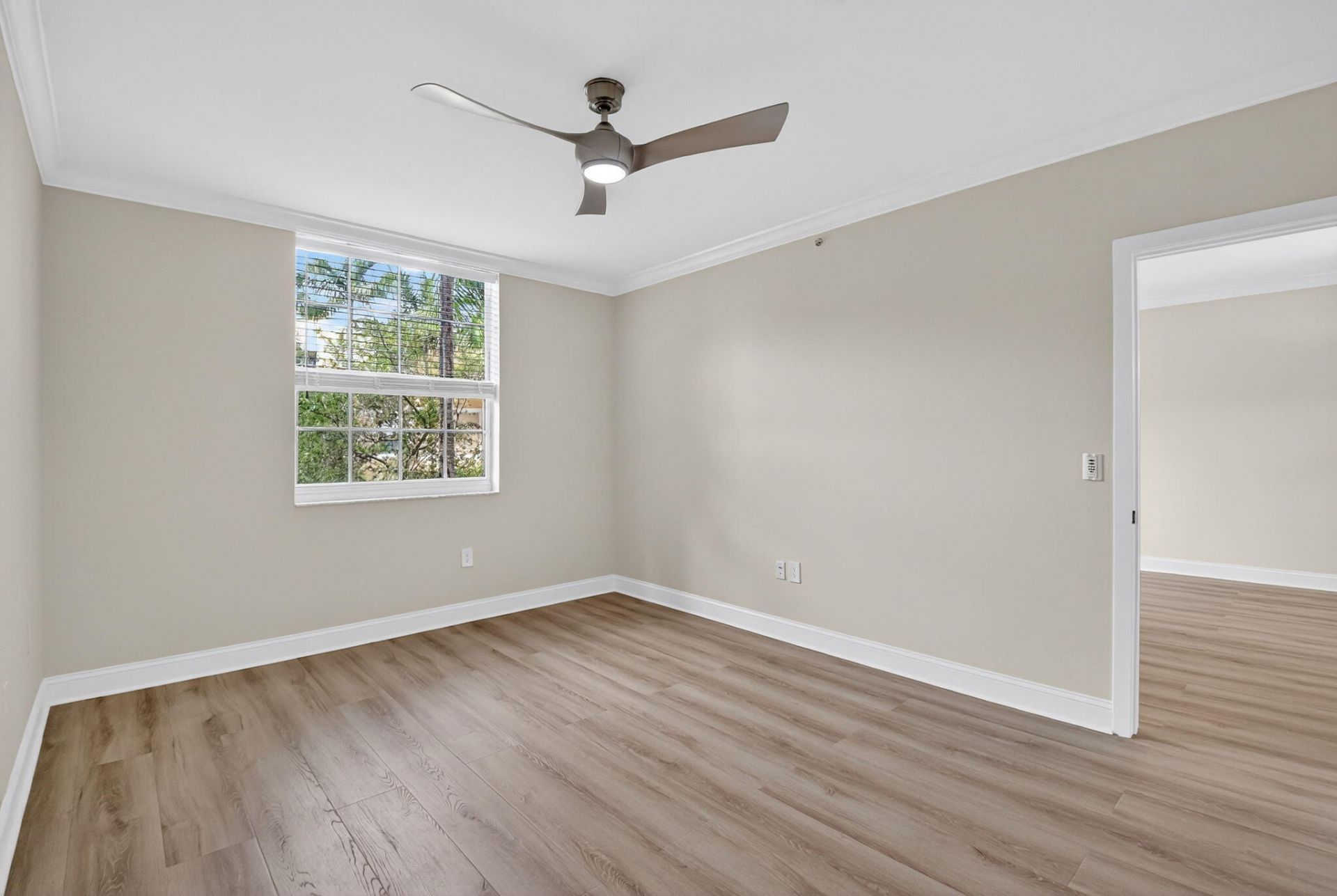 630 S Sapodilla Avenue, Unit 412, West Palm Beach, FL 33401 Photo