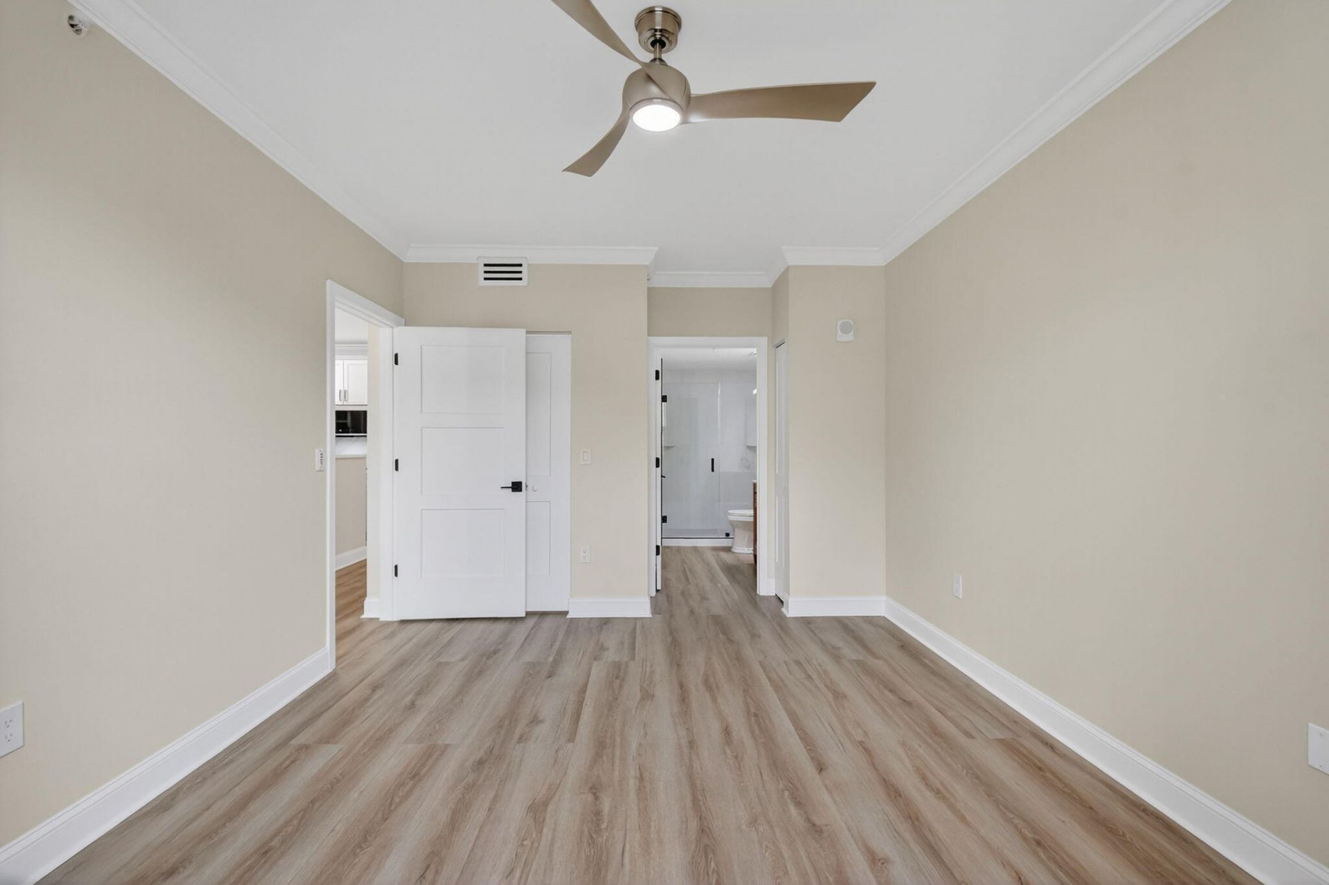 630 S Sapodilla Avenue, Unit 412, West Palm Beach, FL 33401 Photo
