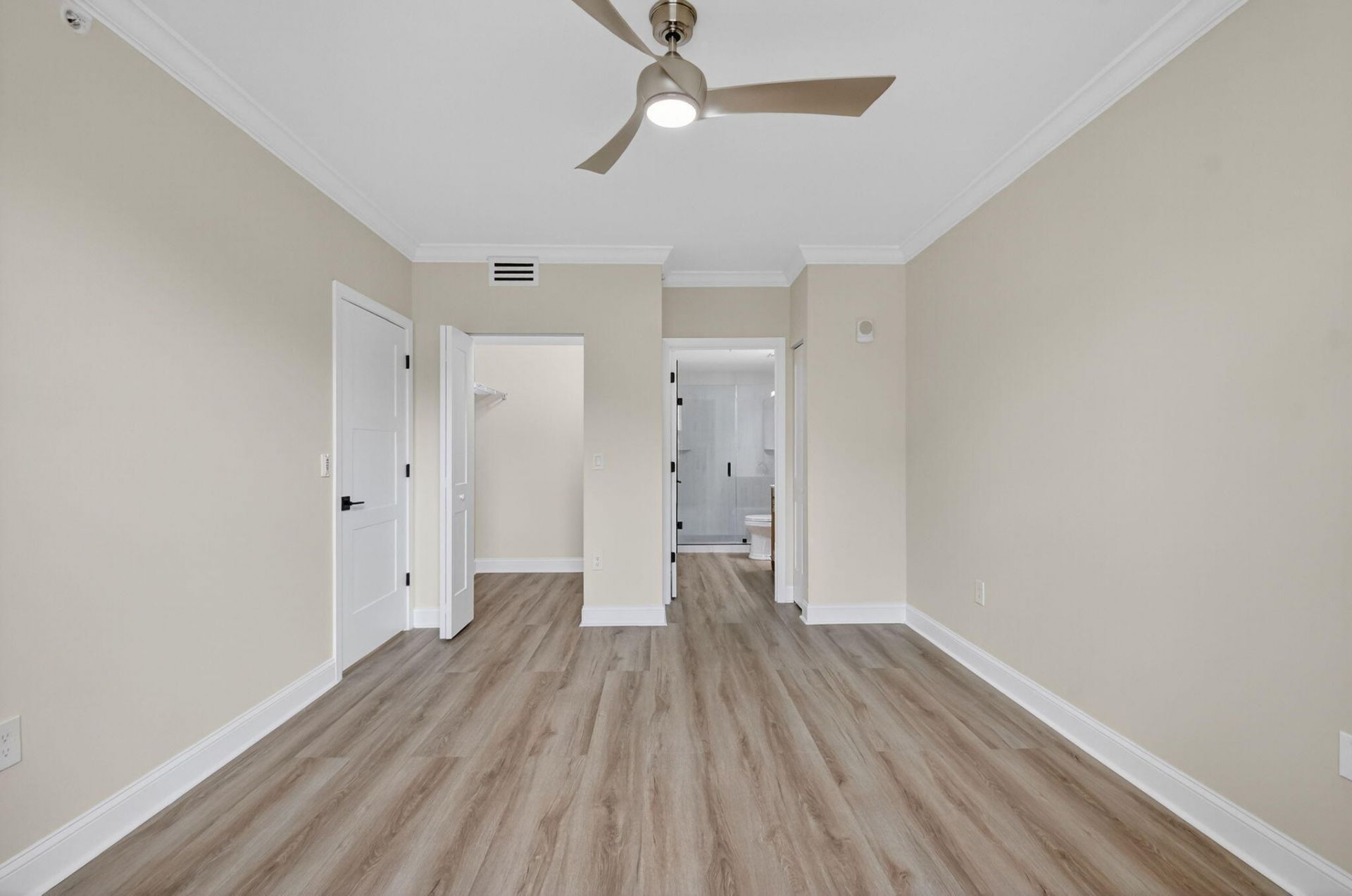 630 S Sapodilla Avenue, Unit 412, West Palm Beach, FL 33401 Photo