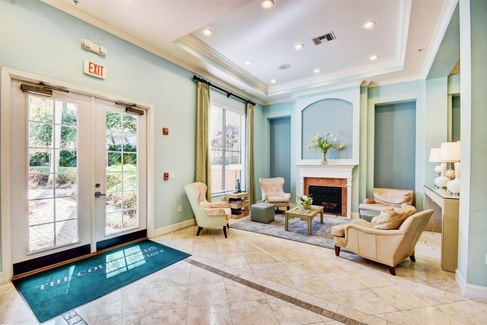 630 S Sapodilla Avenue, Unit 412, West Palm Beach, FL 33401 Photo