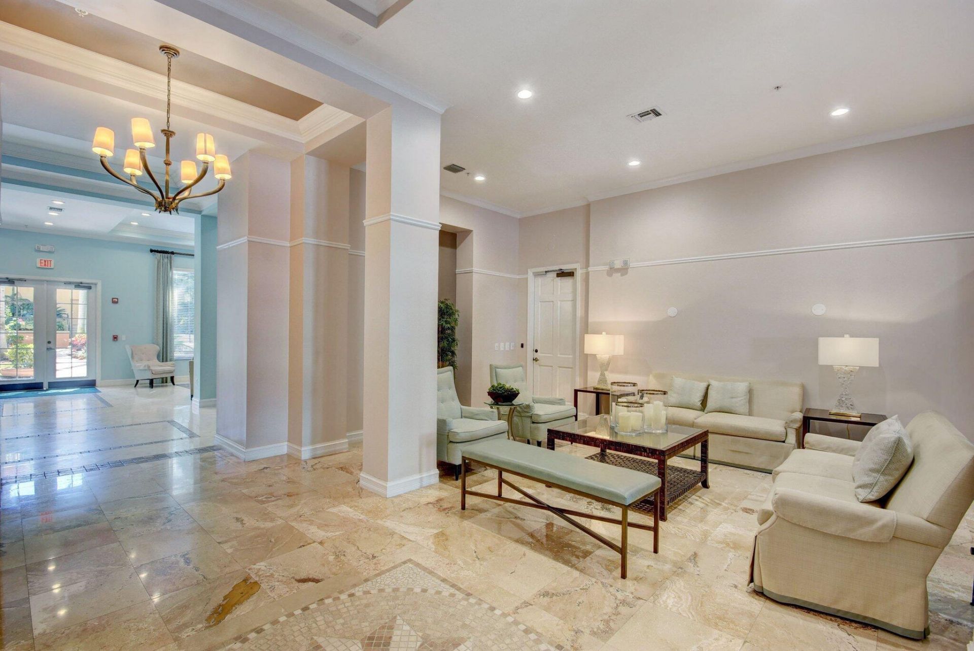 630 S Sapodilla Avenue, Unit 412, West Palm Beach, FL 33401 Photo