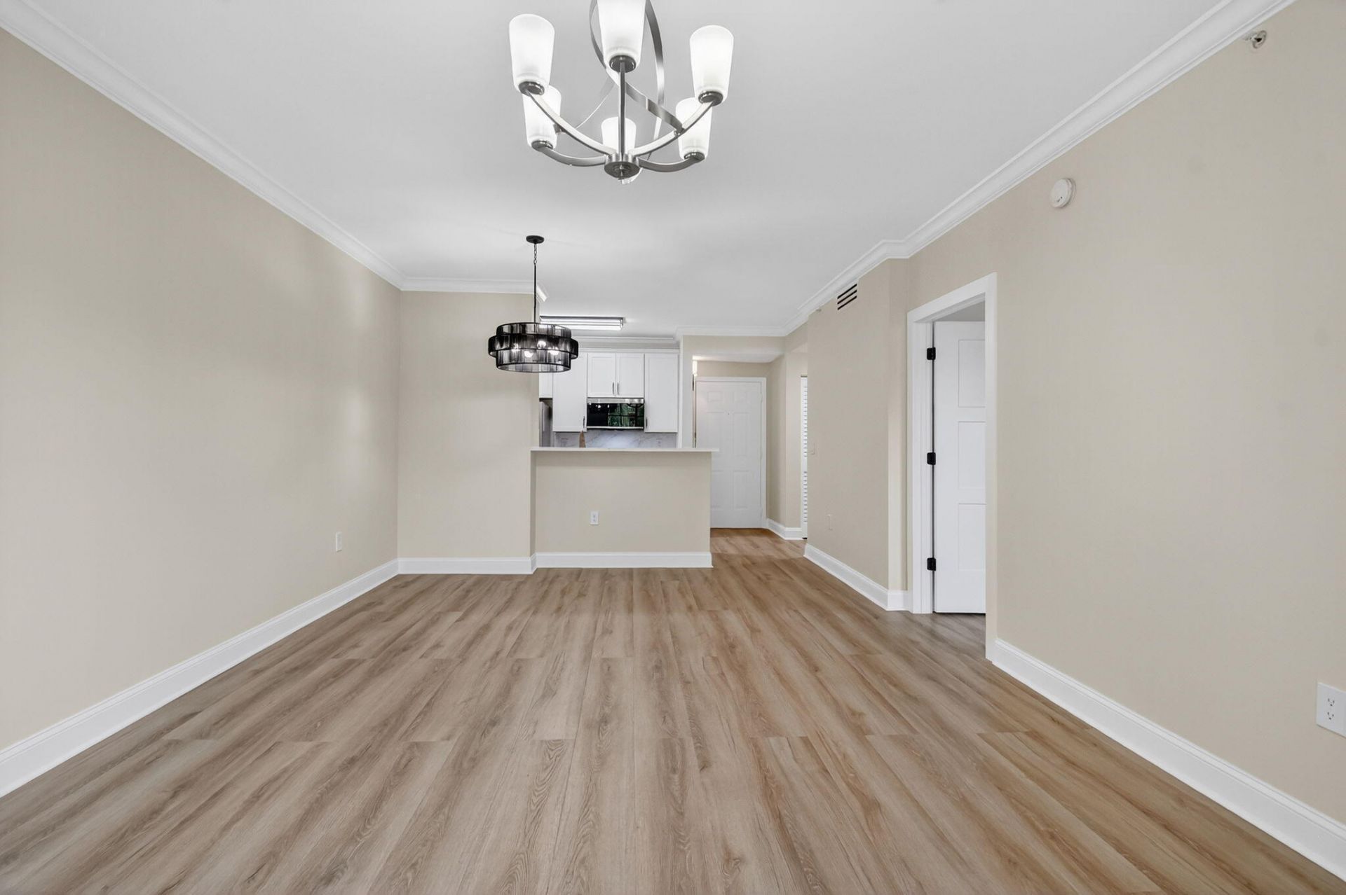 630 S Sapodilla Avenue, Unit 412, West Palm Beach, FL 33401 Photo
