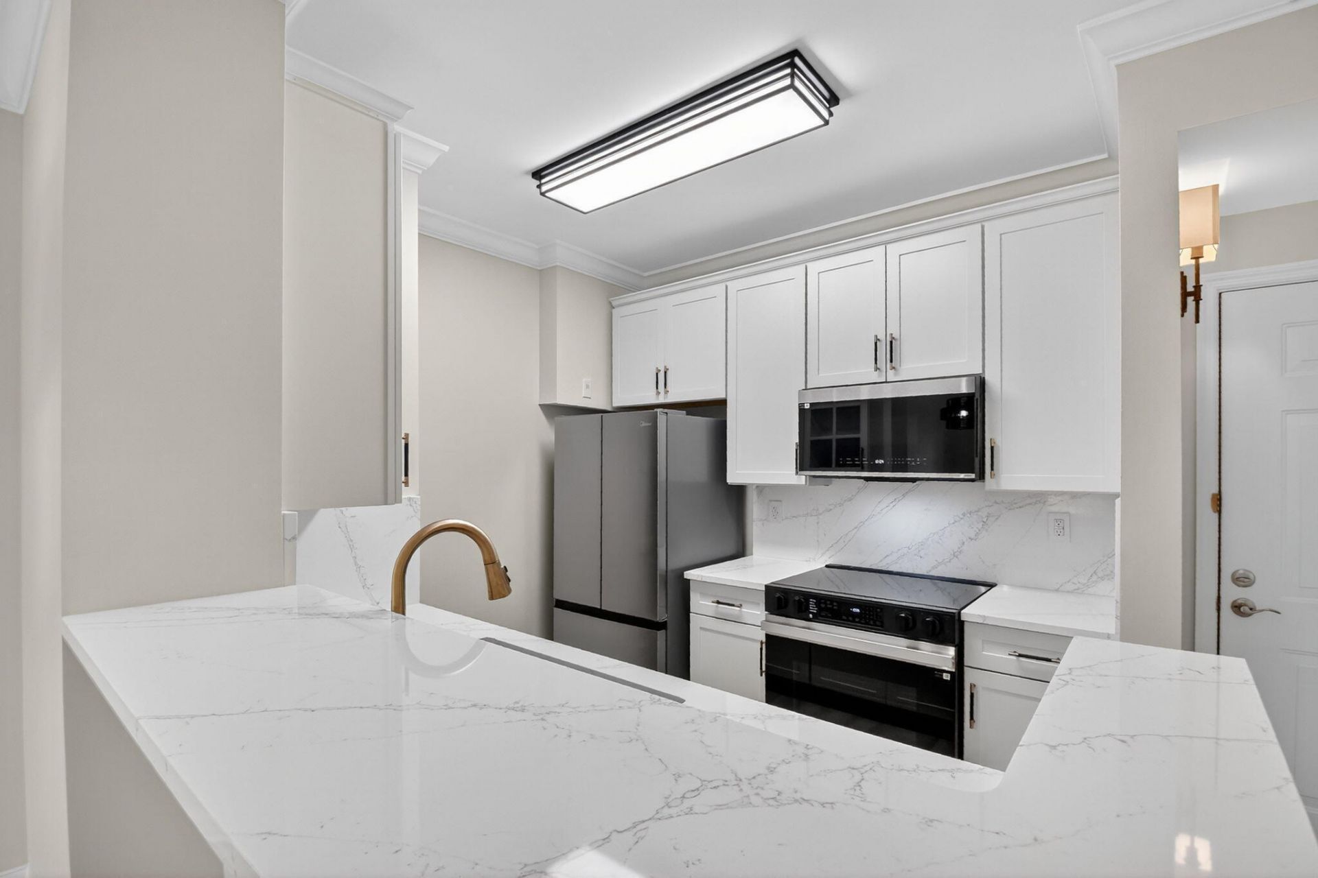 630 S Sapodilla Avenue, Unit 412, West Palm Beach, FL 33401 Photo