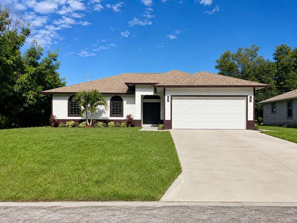 2356 30TH Avenue SW, Vero Beach, FL 32968