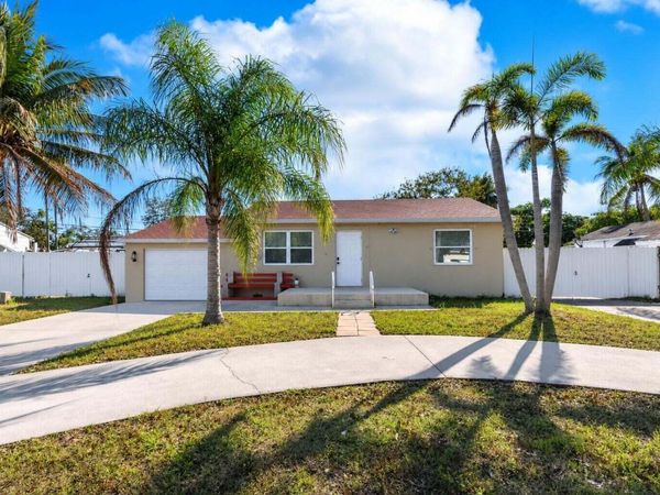 3914 SERUBI Avenue, Palm Springs, FL 33461