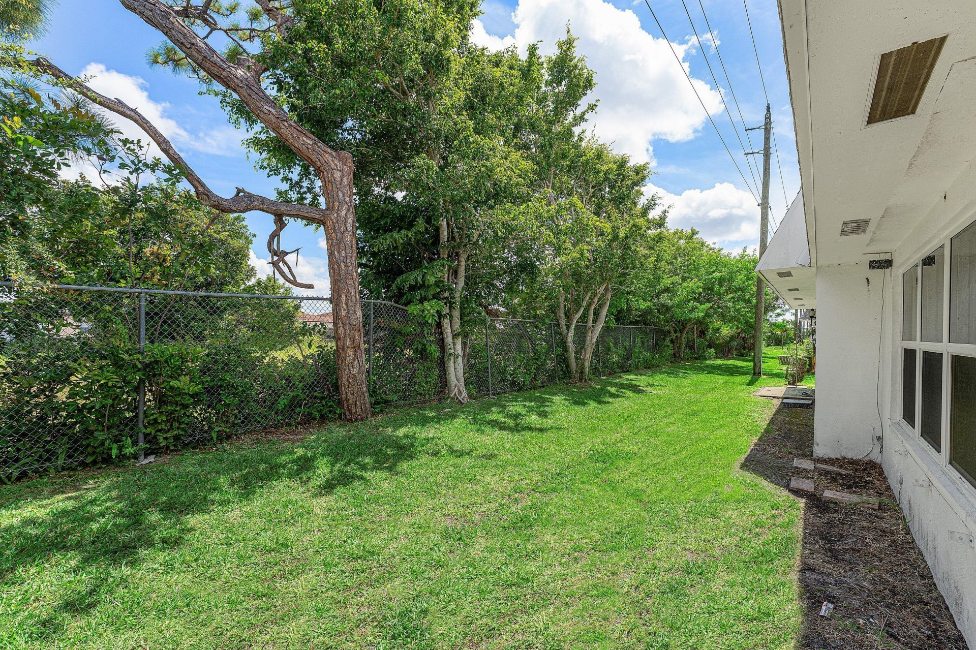 2638 Gately Drive E, Unit 125, West Palm Beach, FL 33415 Photo