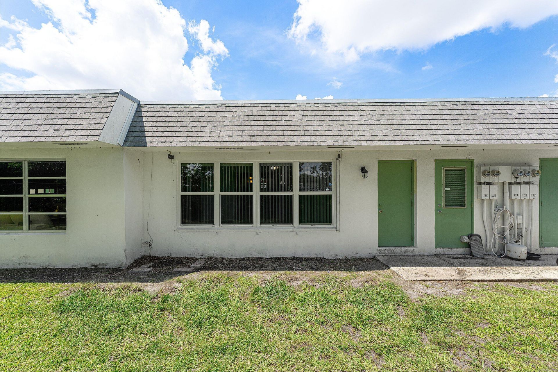 2638 Gately Drive E, Unit 125, West Palm Beach, FL 33415 Photo