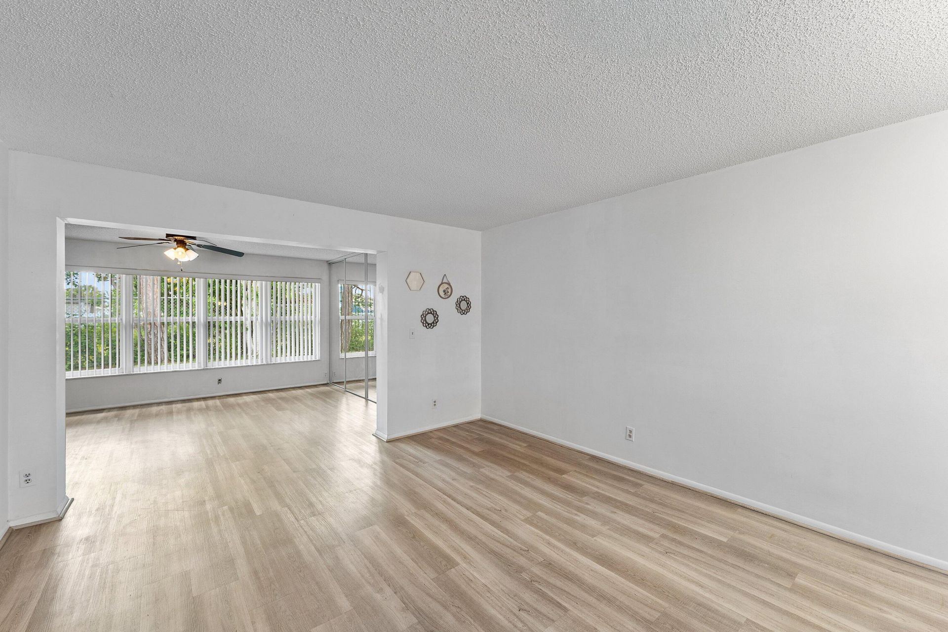 2638 Gately Drive E, Unit 125, West Palm Beach, FL 33415 Photo