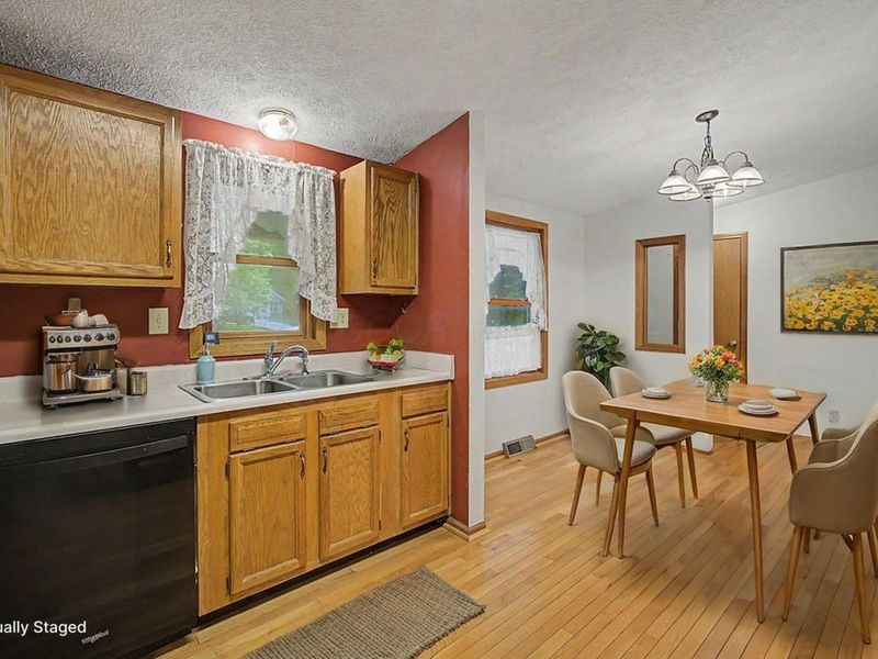 589 Floral Valley Drive W, Howard, OH 43028 Photo 12