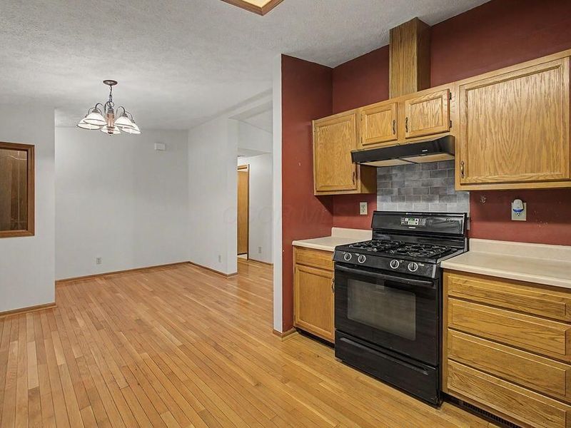 589 Floral Valley Drive W, Howard, OH 43028 Photo 14