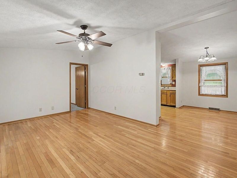 589 Floral Valley Drive W, Howard, OH 43028 Photo 18