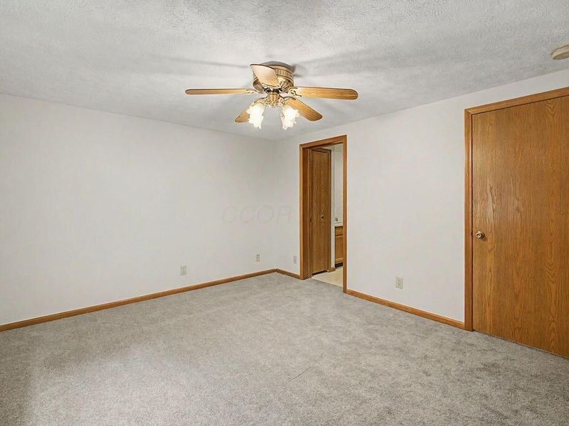 589 Floral Valley Drive W, Howard, OH 43028 Photo 24