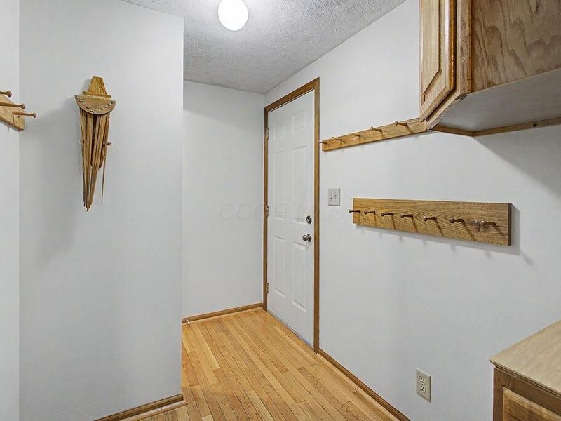 589 Floral Valley Drive W, Howard, OH 43028 Photo 35