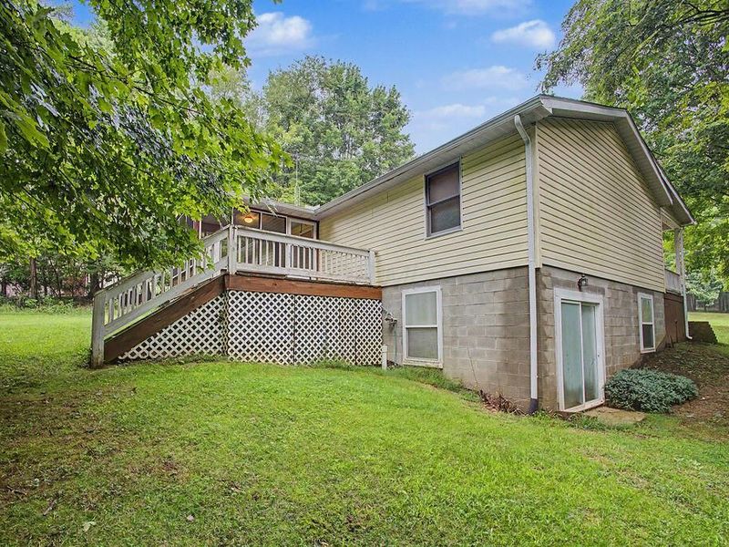 589 Floral Valley Drive W, Howard, OH 43028 Photo 4