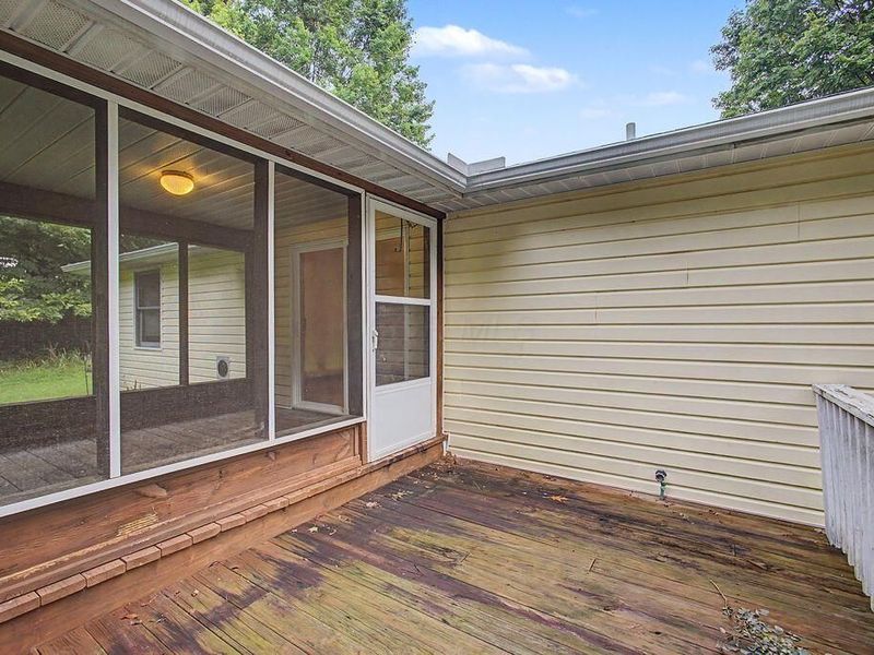 589 Floral Valley Drive W, Howard, OH 43028 Photo 6