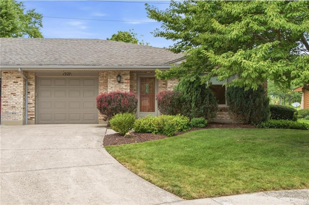 1327 Quail Bend Circle, Kettering, OH 45429 Main Photo
