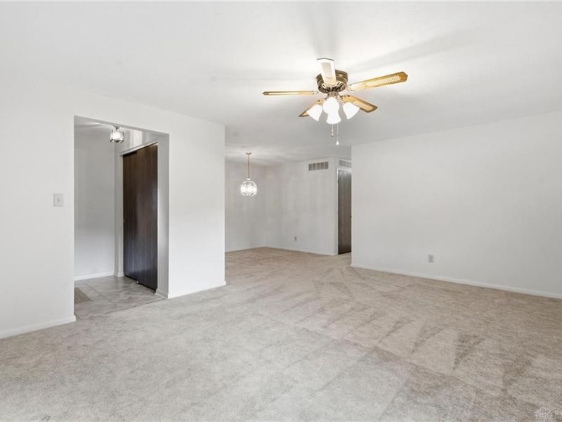 1327 Quail Bend Circle, Kettering, OH 45429 Photo 7